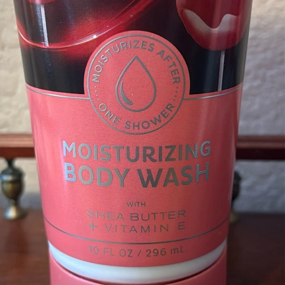 Bath & Body Works Winter Candy Apple Moisturizing Body Wash 2 Tubes